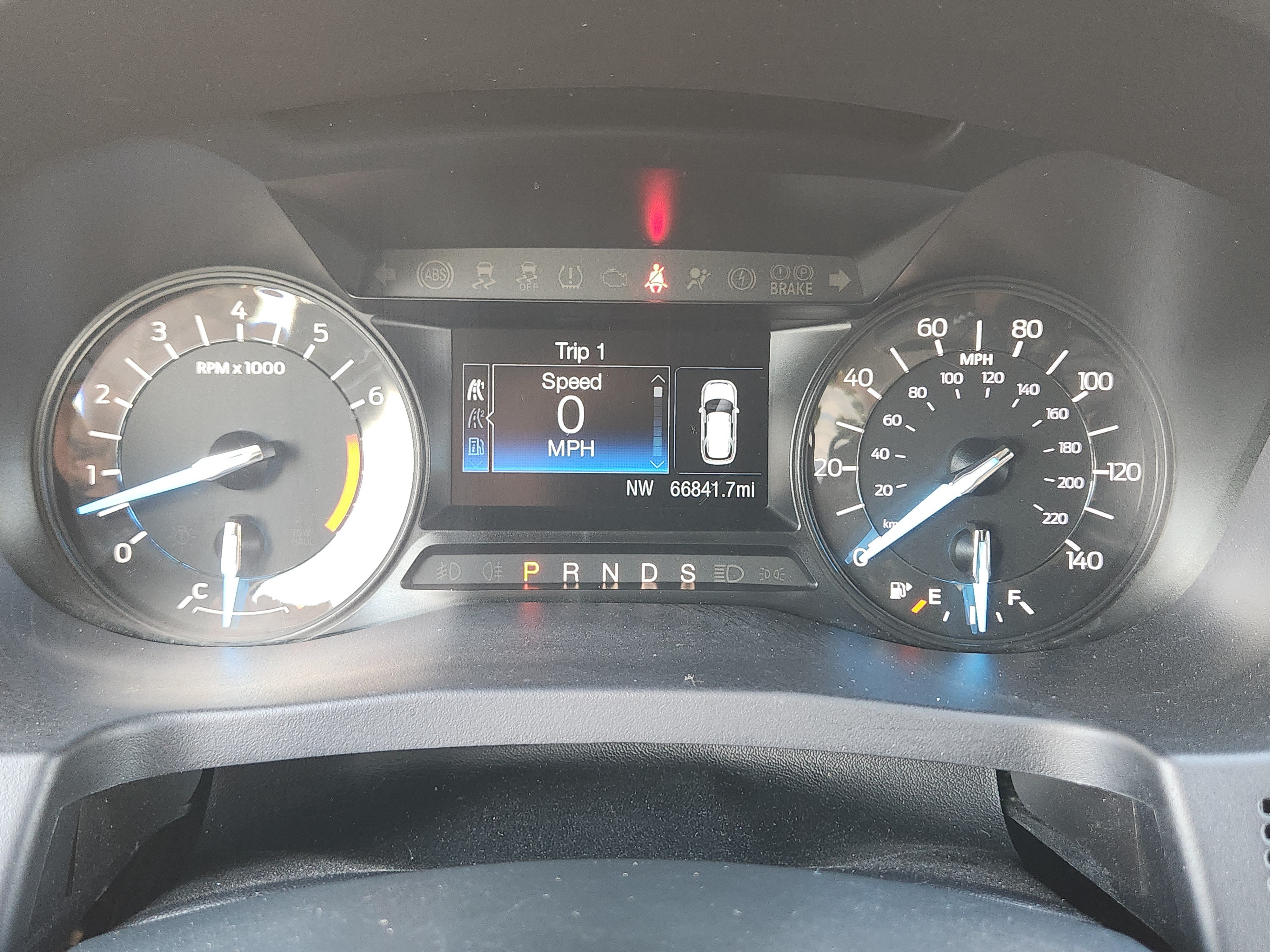 Certified 2018 Ford Explorer FWD image 11