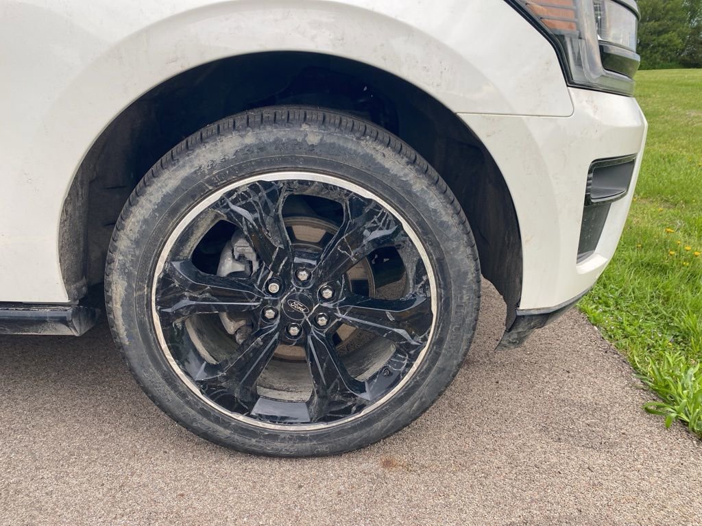 Certified 2024 Ford Expedition Limited AWD/4WD image 6