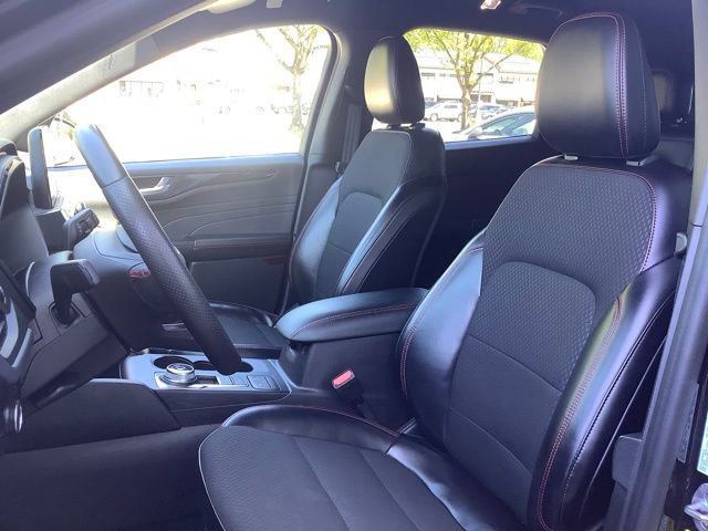 Certified 2024 Ford Escape ST-Line AWD/4WD image 11