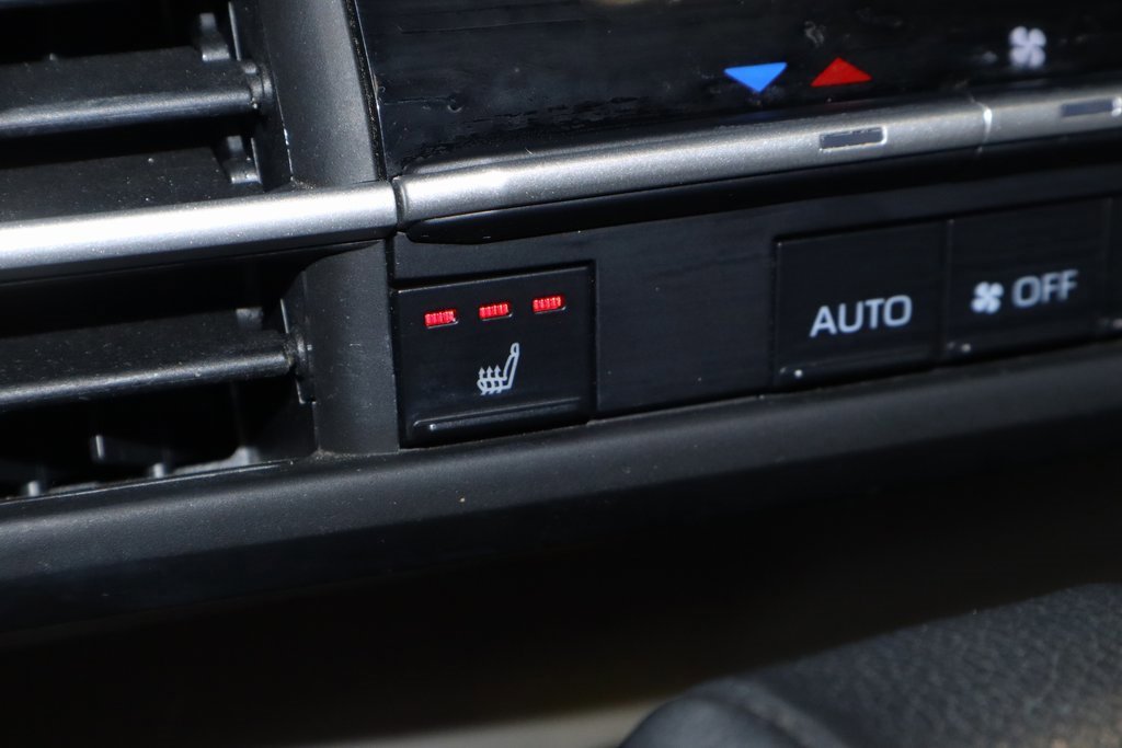 Used 2022 Toyota Sienna XLE w/ XLE Plus Package image 12