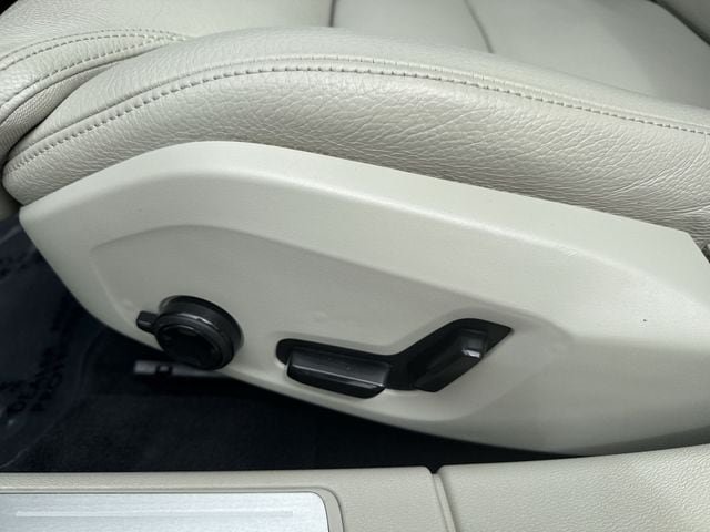 Used 2020 Volvo V60 T5 Inscription FWD image 12