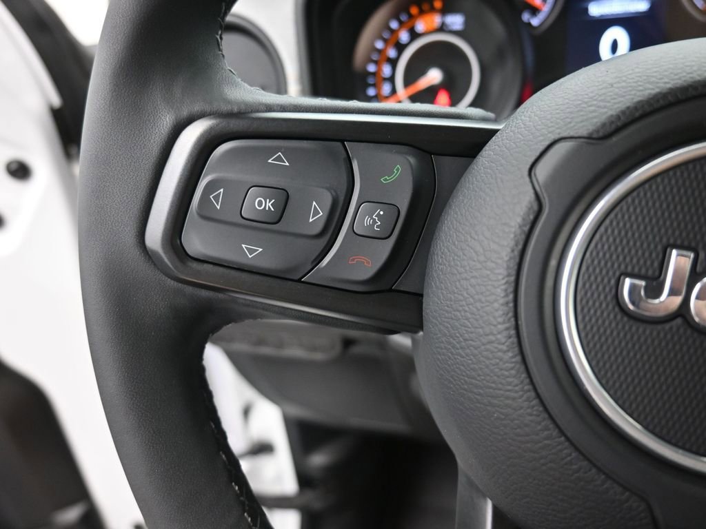 Used 2025 Jeep Wrangler Unlimited Sport AWD/4WD image 6