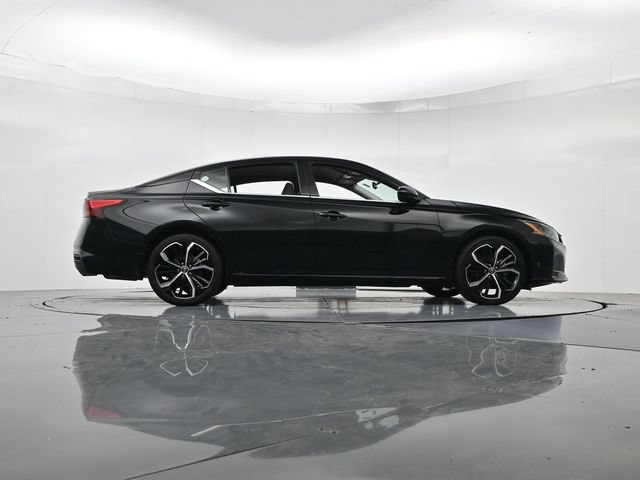 Used 2024 Nissan Altima 2.5 SR FWD image 31