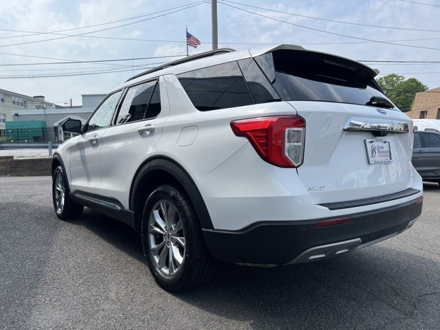 Certified 2022 Ford Explorer XLT w/ Equipment Group 202A image 4