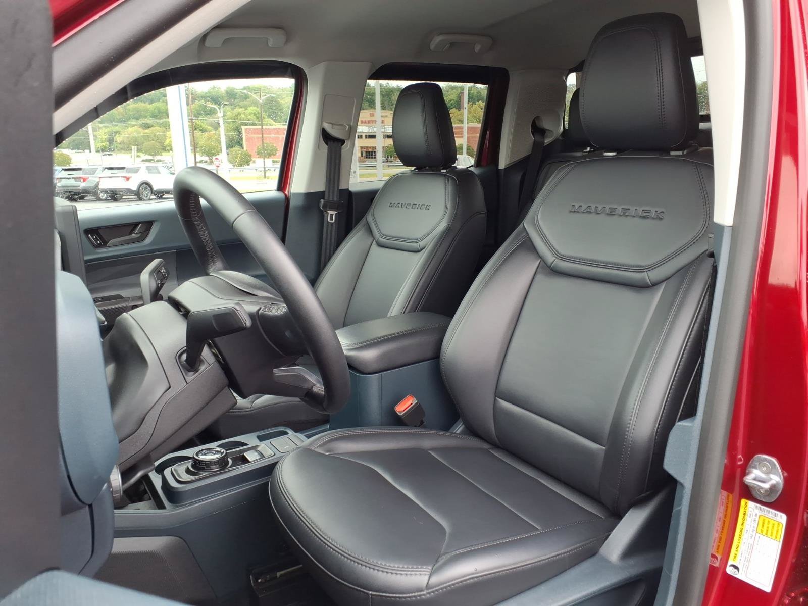 Certified 2025 Ford Maverick Lariat w/ Black Appearance Package AWD/4WD image 11