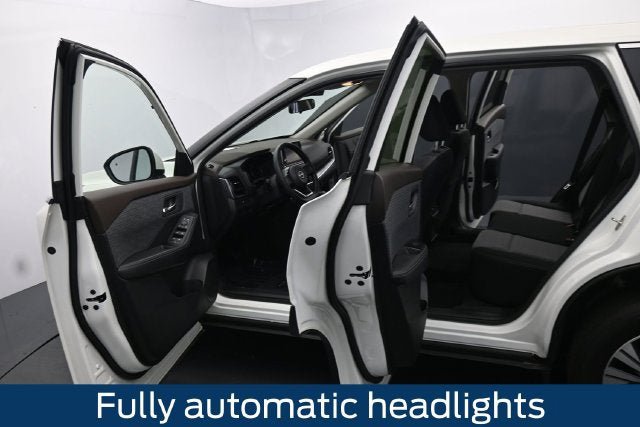 Used 2023 Nissan Rogue SV AWD/4WD image 22