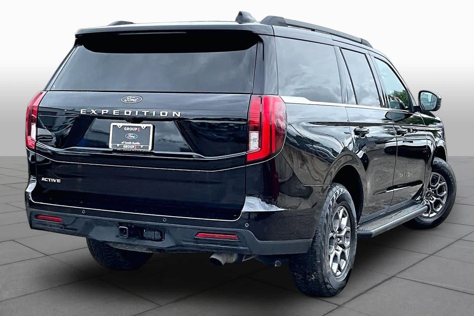 Certified 2025 Ford Expedition Active AWD/4WD image 7