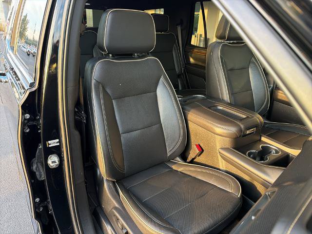 Used 2021 Chevrolet Tahoe Premier w/ Premium Package AWD/4WD image 9