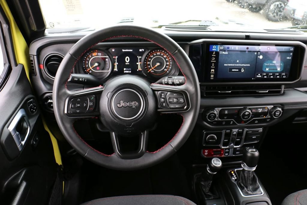 Used 2024 Jeep Wrangler Unlimited Rubicon AWD/4WD image 24
