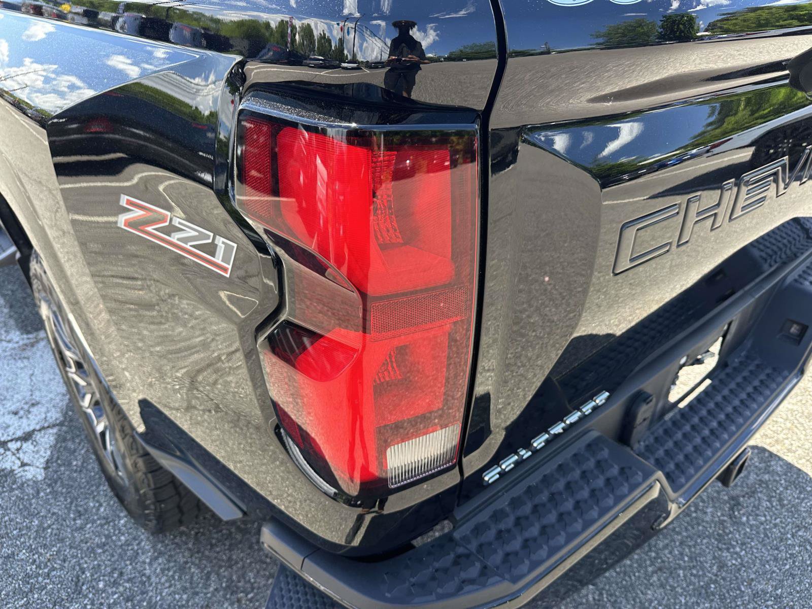 Used 2023 Chevrolet Colorado Z71 w/ Z71 Convenience Package 2 AWD/4WD image 10