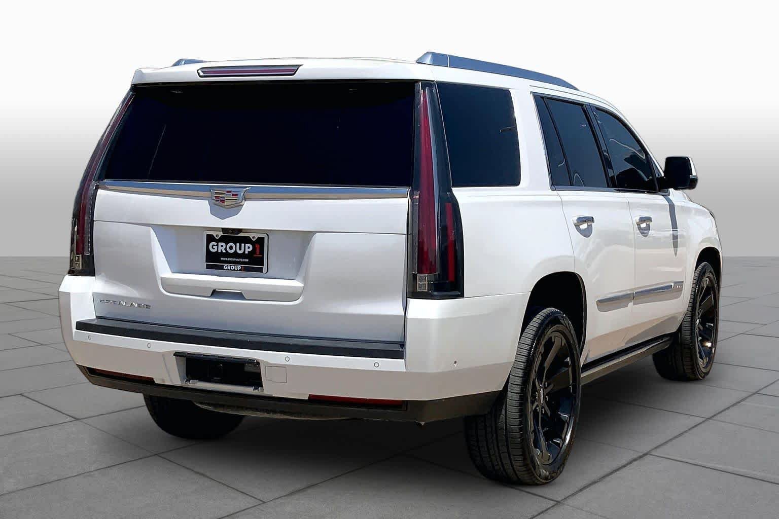 Used 2019 Cadillac Escalade Premium Luxury AWD/4WD image 13