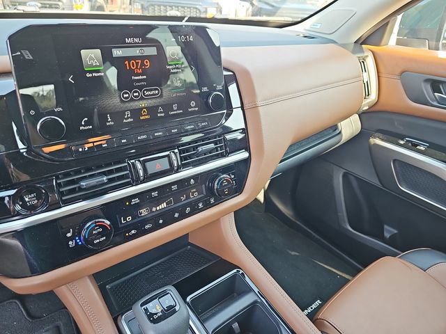 Used 2025 Nissan Pathfinder Platinum FWD image 23