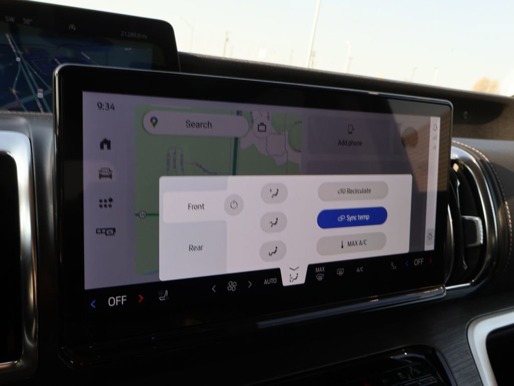 Certified 2025 Ford Expedition Platinum image 38