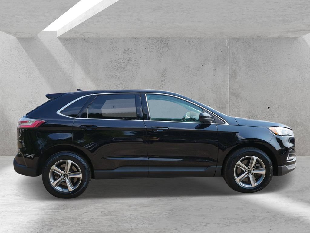 Certified 2024 Ford Edge SEL w/ Convenience Package AWD/4WD image 2