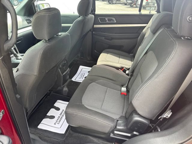 Certified 2017 Ford Explorer XLT FWD image 10