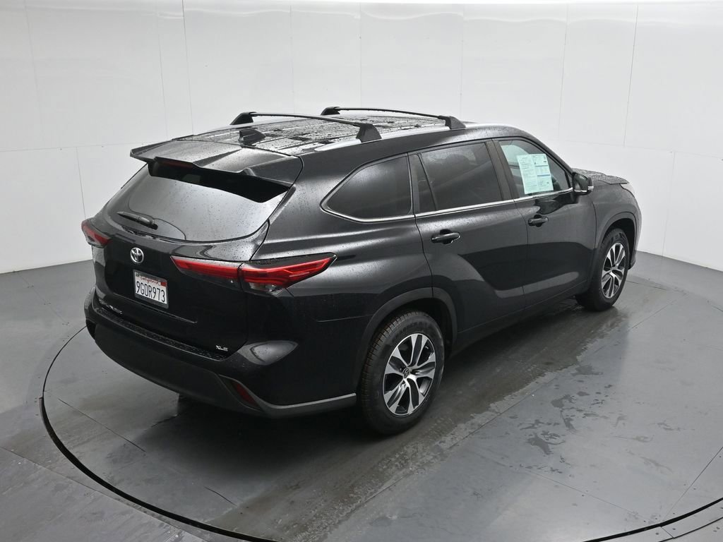 Used 2023 Toyota Highlander XLE image 45