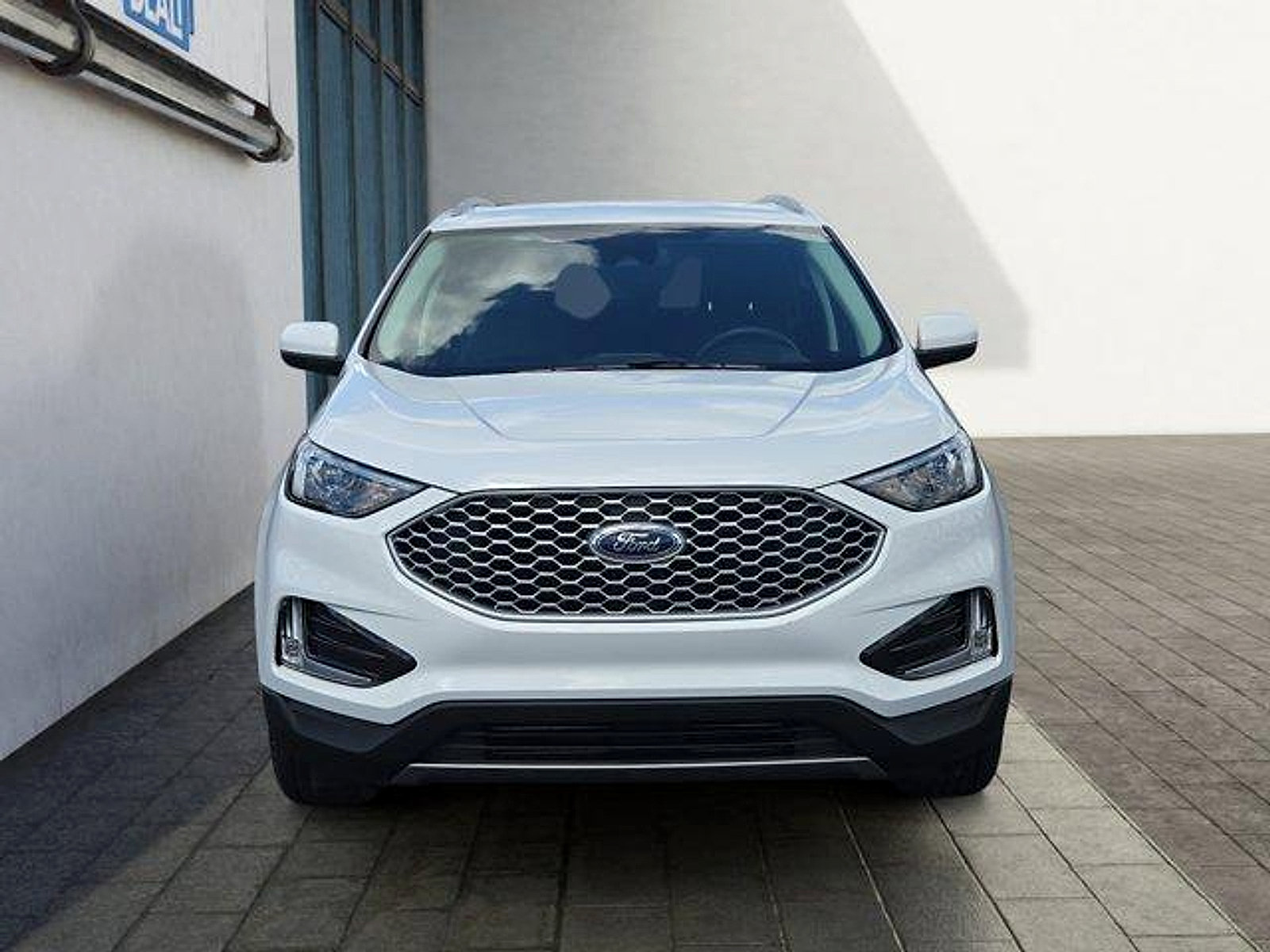 Certified 2024 Ford Edge SEL w/ Convenience Package AWD/4WD image 8