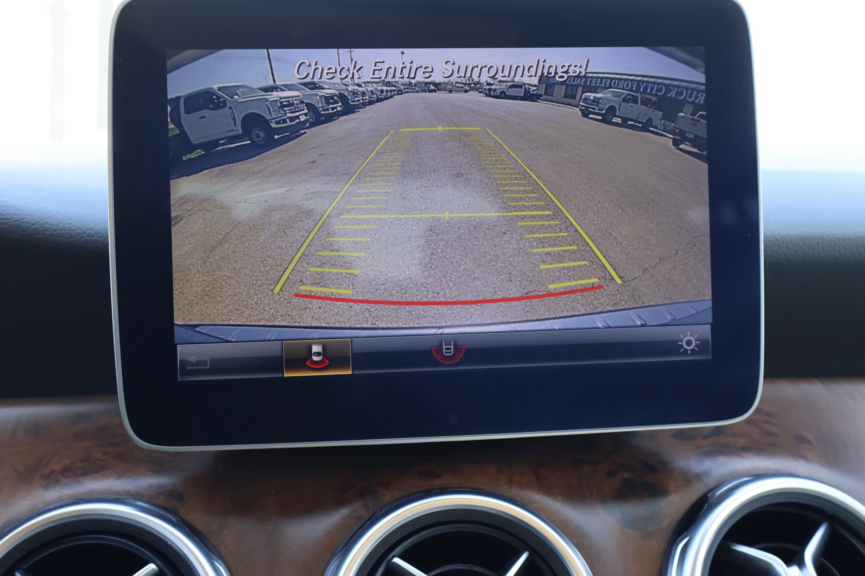 Used 2020 Mercedes-Benz GLA 250 4MATIC image 25