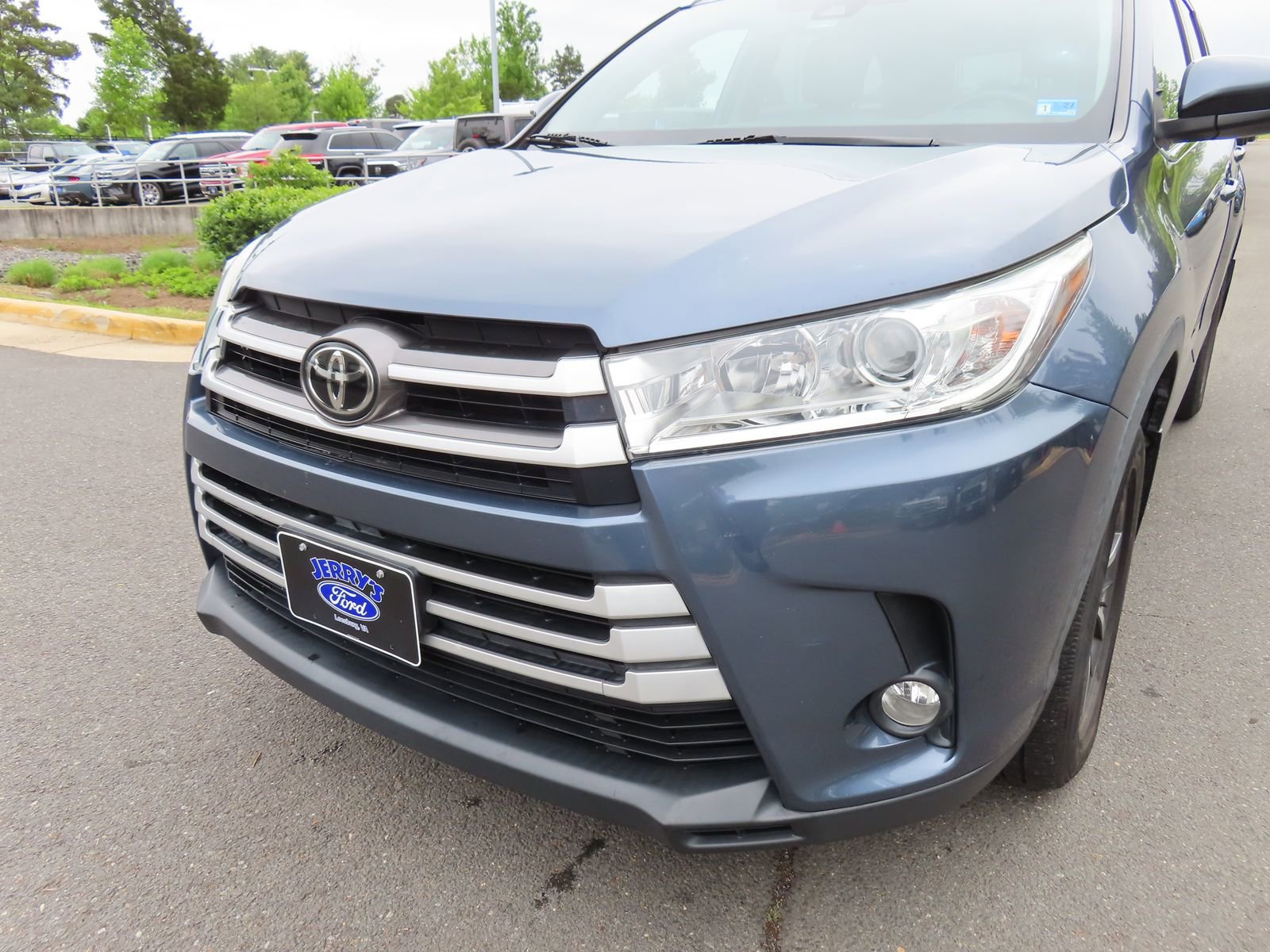 Used 2019 Toyota Highlander XLE AWD/4WD image 9