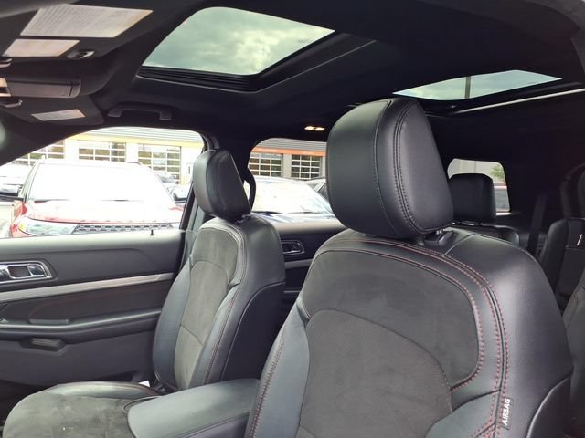 Certified 2018 Ford Explorer XLT w/ Equipment Group 202A AWD/4WD image 18
