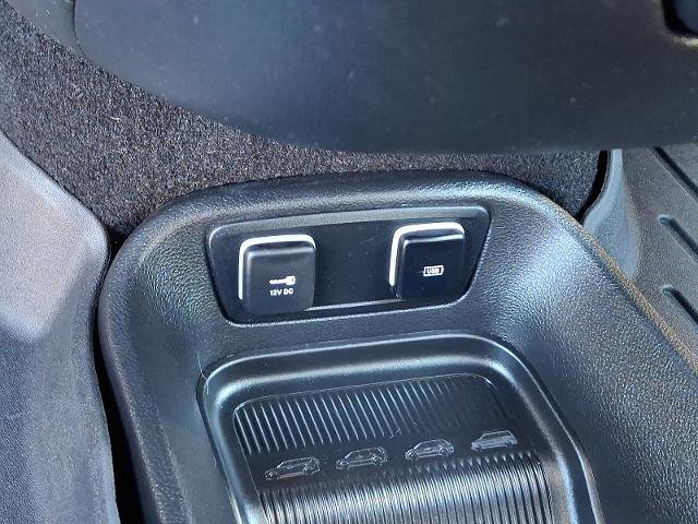 Used 2020 Chrysler Pacifica Limited image 26