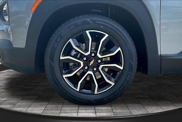 Used 2023 Chevrolet TrailBlazer ACTIV w/ Technology Package FWD image 9