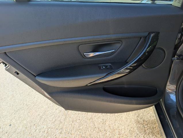 Used 2018 BMW 320i Sedan RWD image 30