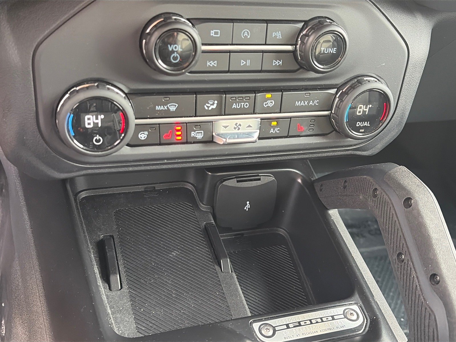 Certified 2025 Ford Bronco Badlands AWD/4WD image 14