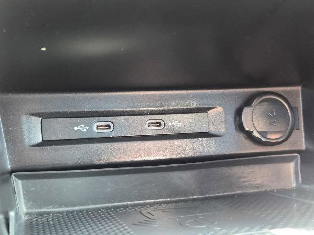 Used 2022 Volkswagen Tiguan SE image 21