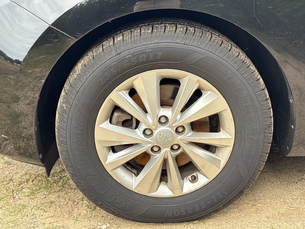 Used 2018 Kia Sedona L FWD image 15