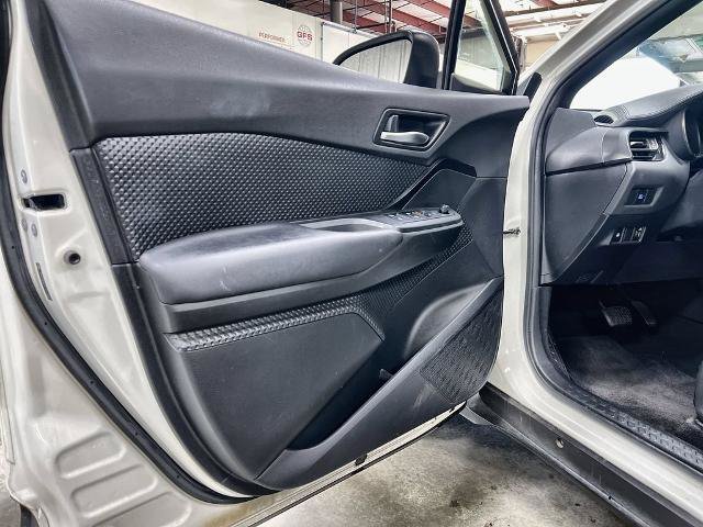 Used 2019 Toyota C-HR LE FWD image 15