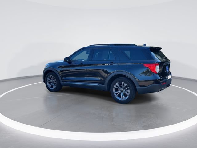 Certified 2022 Ford Explorer XLT w/ Equipment Group 202A AWD/4WD image 5