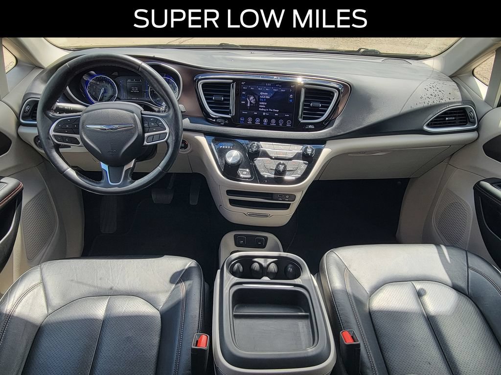 Used 2019 Chrysler Pacifica Touring-L FWD image 8