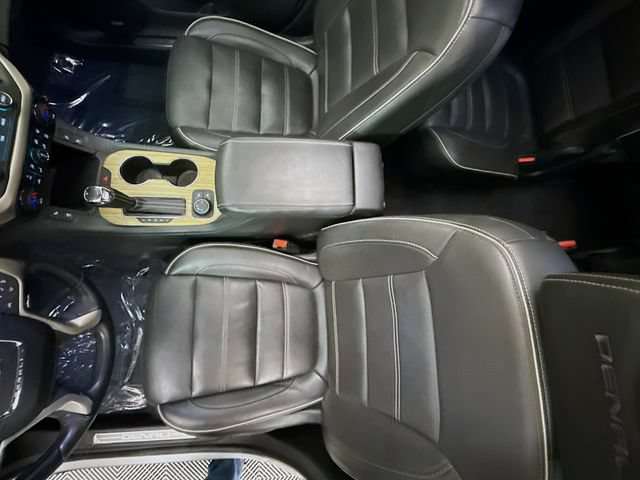 Used 2019 GMC Acadia Denali w/ Technology Package FWD image 23
