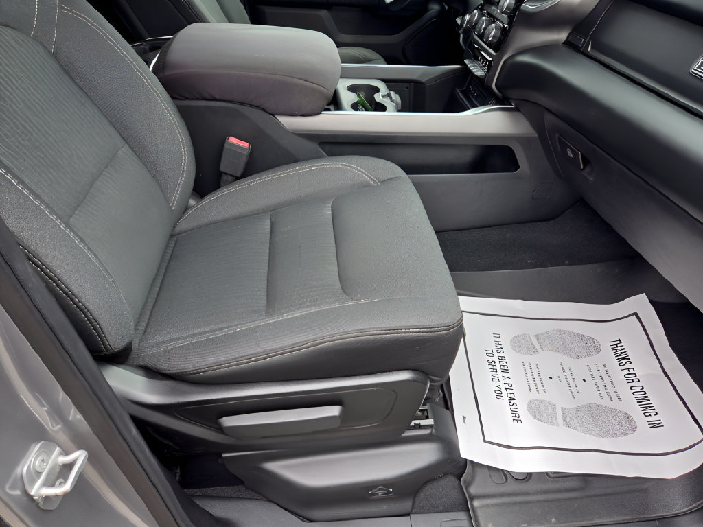 Used 2019 RAM 1500 Big Horn AWD/4WD image 36