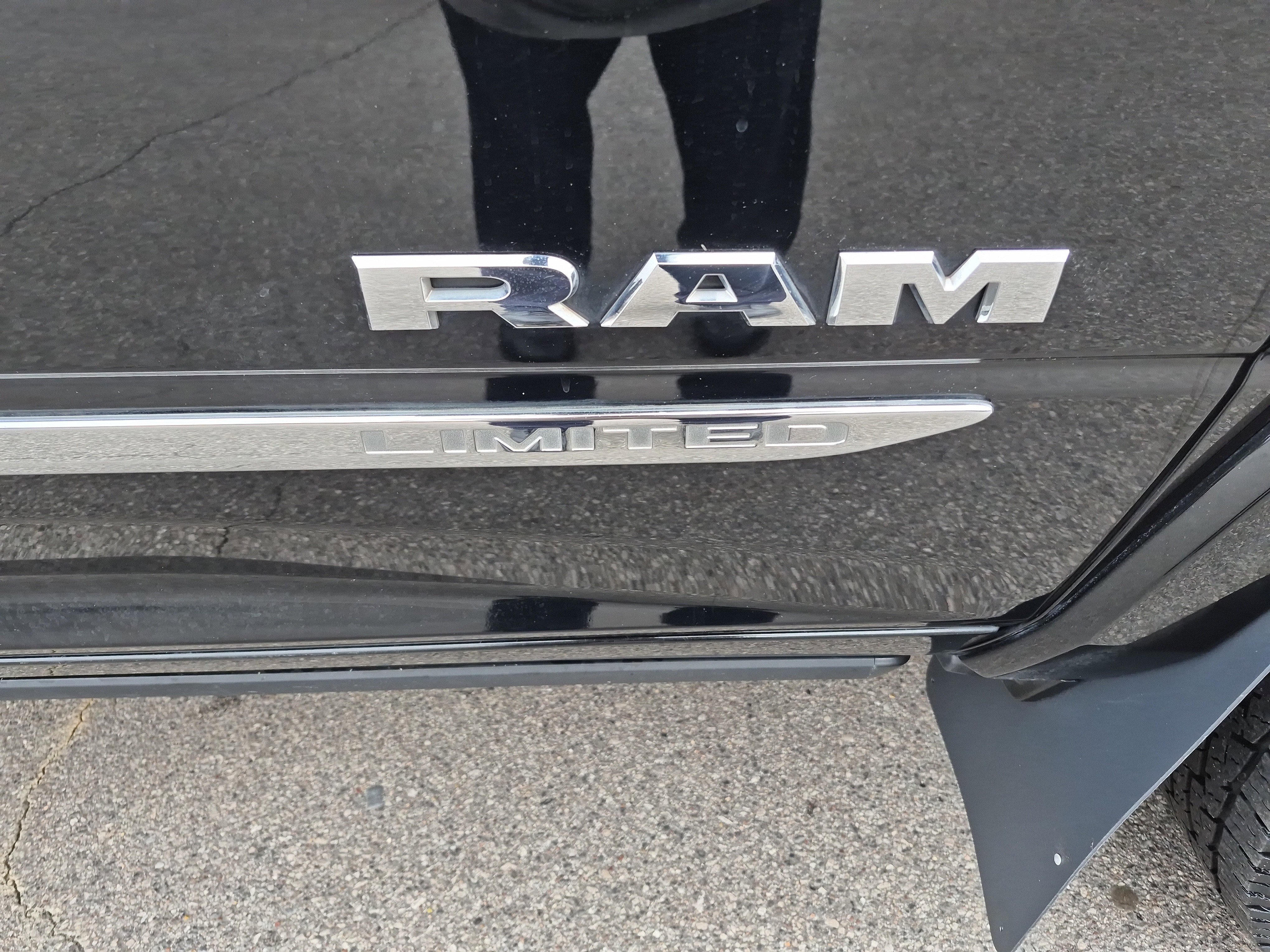 Used 2021 RAM 3500 Limited image 11
