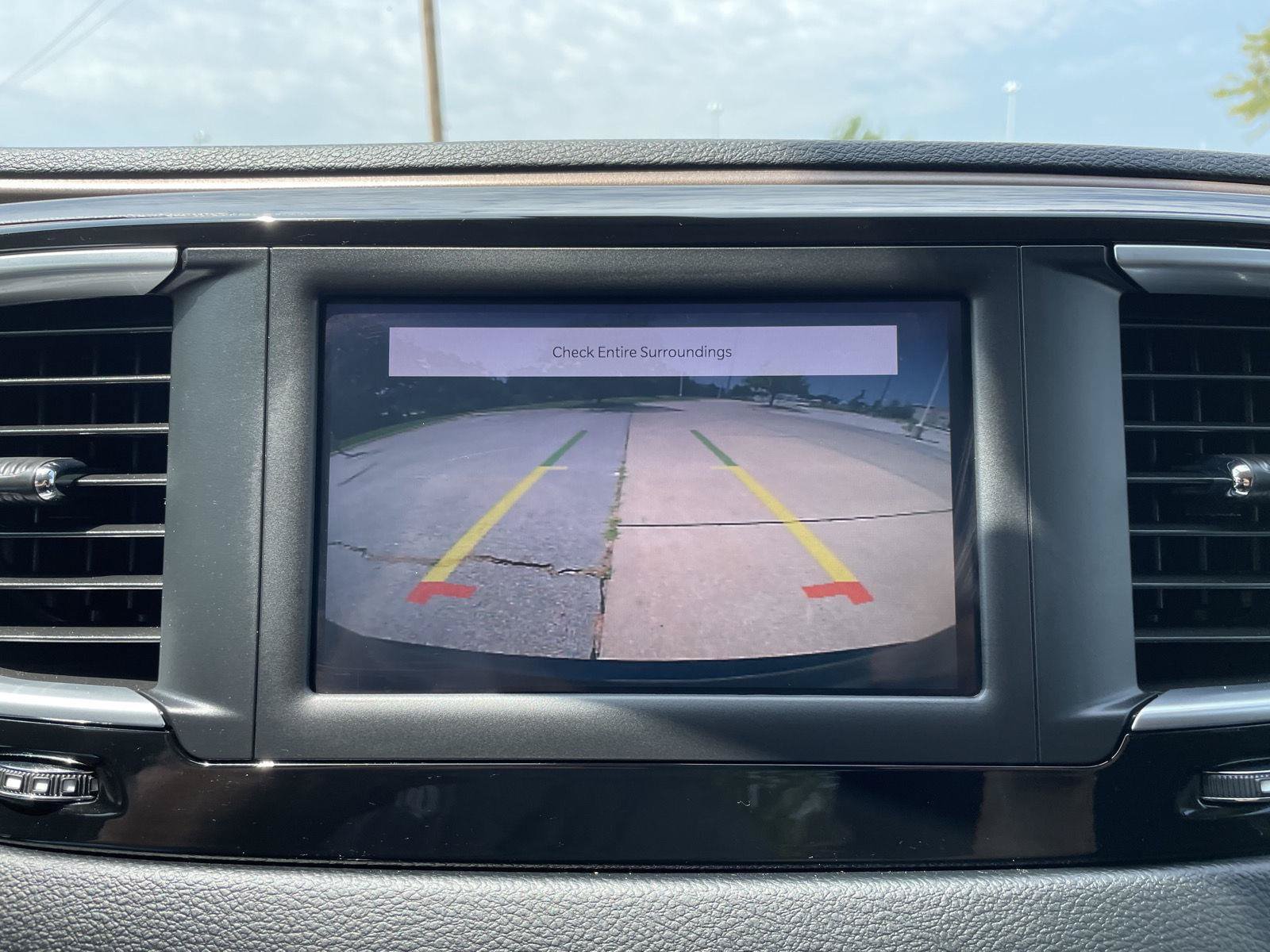 Used 2022 Chrysler Voyager LX FWD image 24