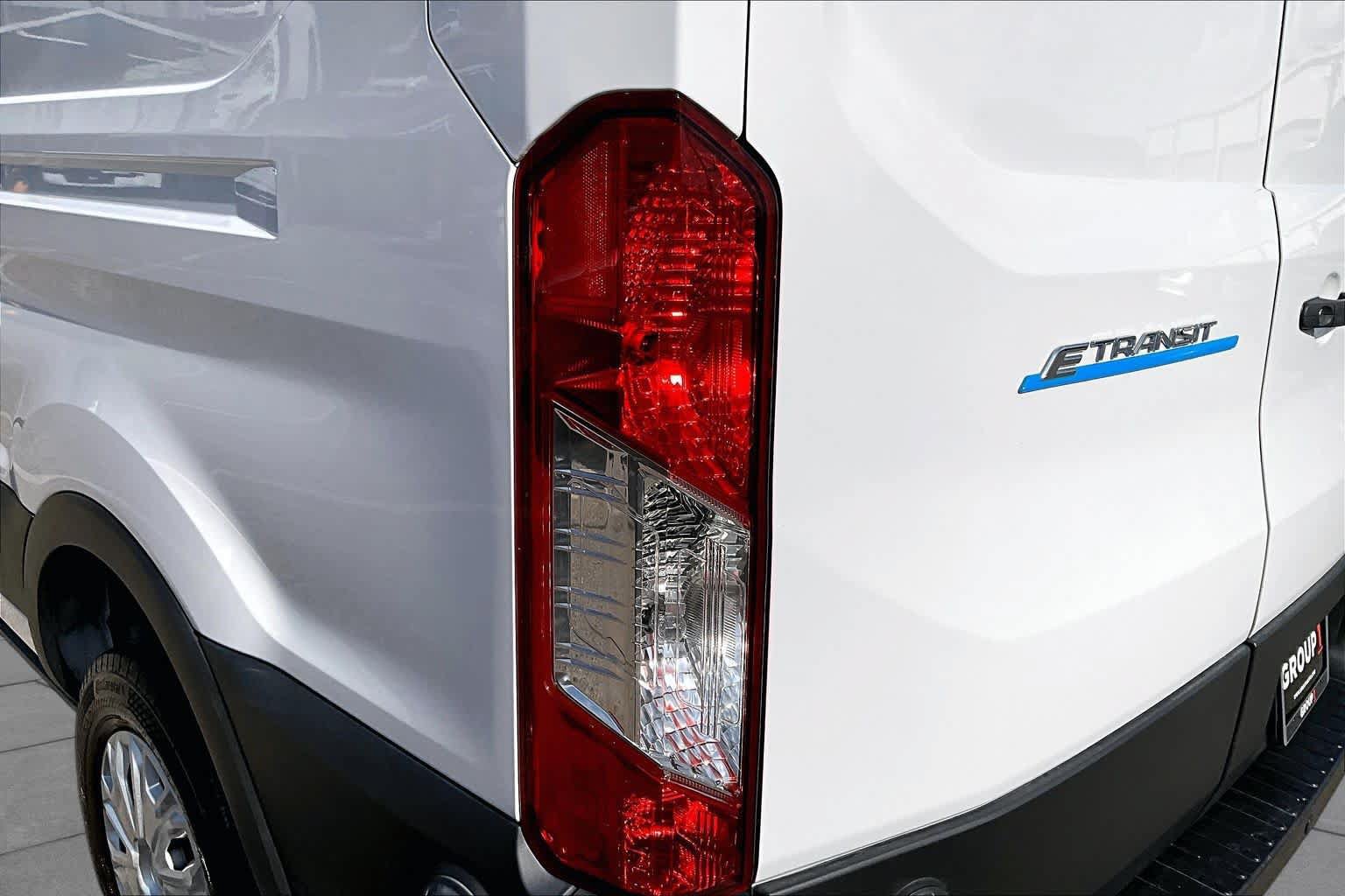Certified 2022 Ford E-Transit Medium Roof RWD image 27