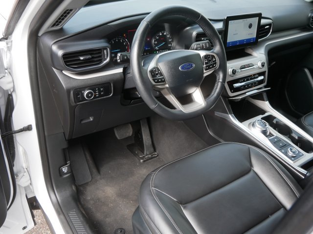 Certified 2024 Ford Explorer XLT AWD/4WD image 11