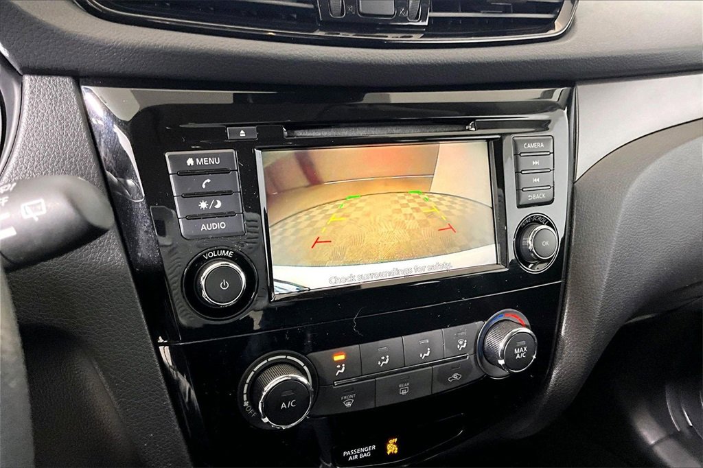 Used 2021 Nissan Rogue Sport S image 17