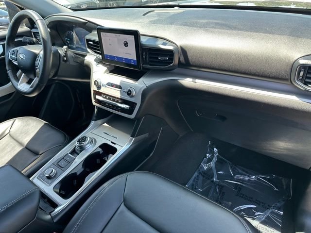 Certified 2024 Ford Explorer XLT w/ Equipment Group 202A AWD/4WD image 11