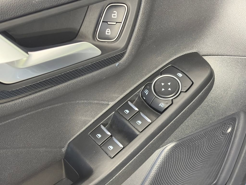 Certified 2025 Ford Escape ST-Line Select AWD/4WD image 25