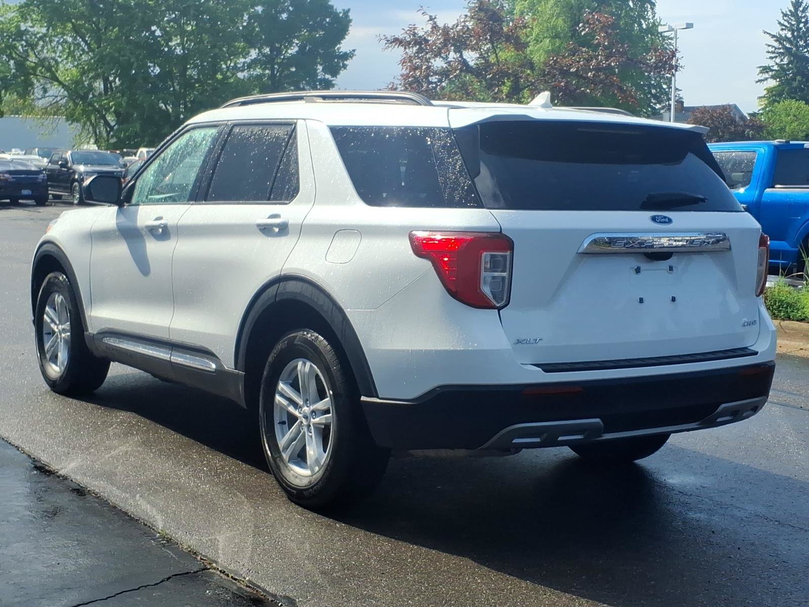Certified 2024 Ford Explorer XLT w/ Equipment Group 202A AWD/4WD image 4