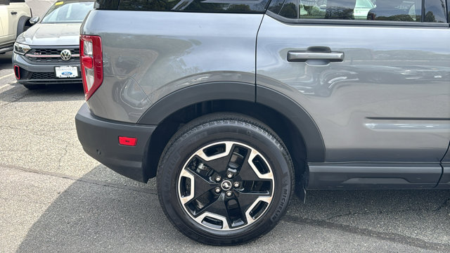 Certified 2022 Ford Bronco Sport Outer Banks w/ Tech Package AWD/4WD image 9