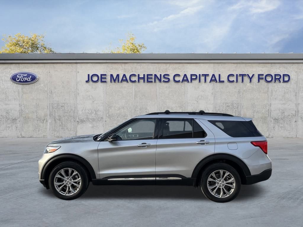Certified 2022 Ford Explorer XLT w/ Equipment Group 202A image 2