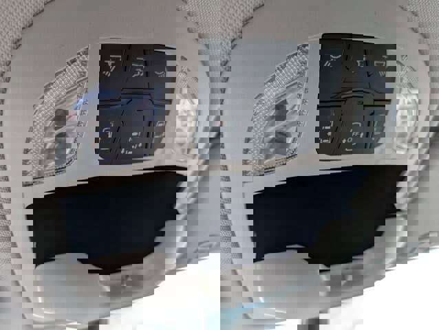 Used 2023 Chrysler Voyager LX image 11