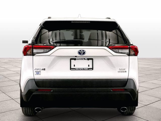 Used 2022 Toyota RAV4 XLE w/ XLE Grade Weather Package AWD/4WD image 4