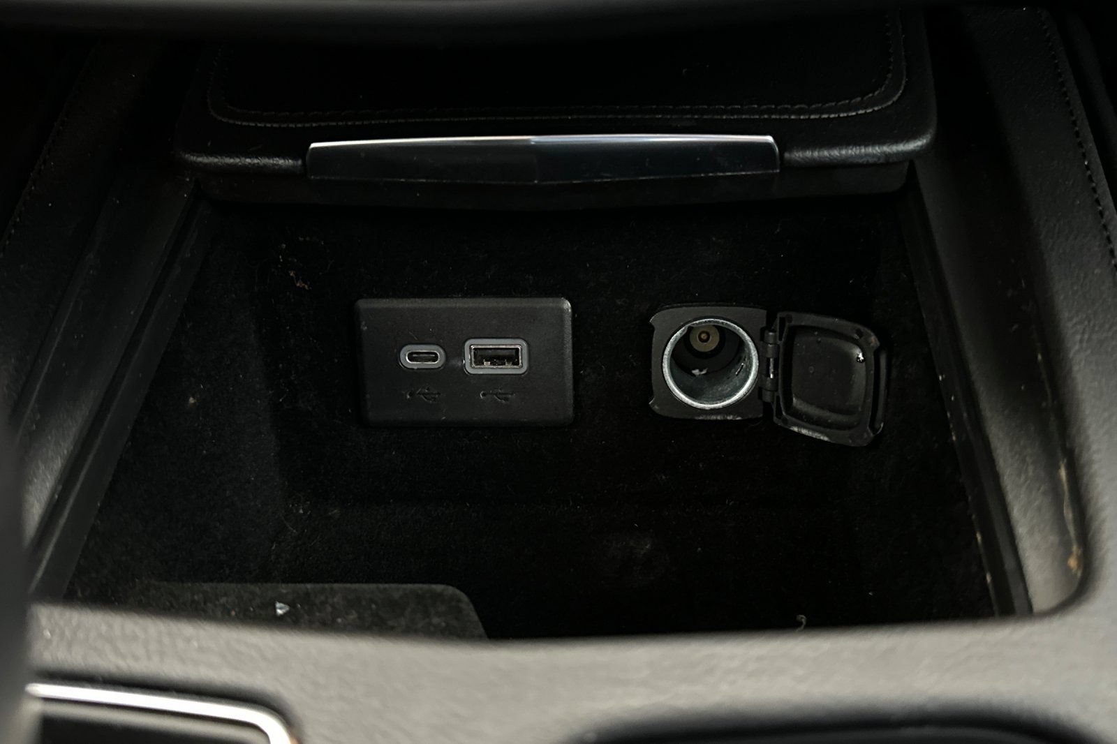 Used 2023 Cadillac XT4 Premium Luxury FWD image 28