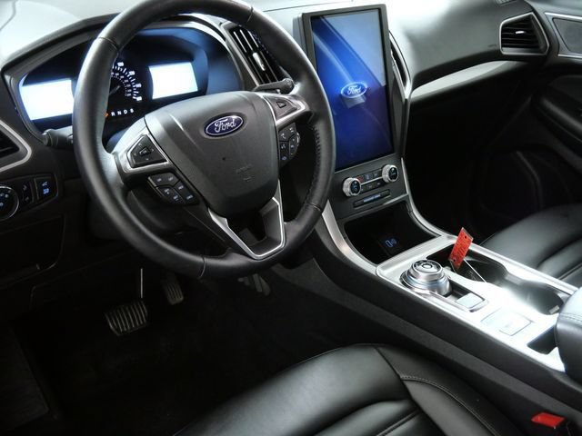 Certified 2023 Ford Edge SEL w/ Convenience Package AWD/4WD image 2