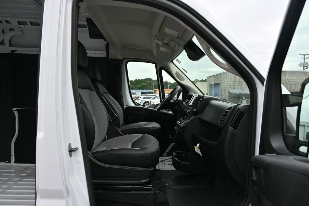 Used 2026 RAM ProMaster 2500 w/ Convenience Group FWD image 15